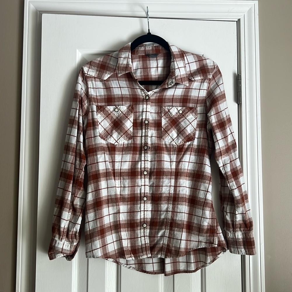Eddie Bauer, women’s button down, size medium (fits like a small)